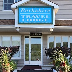 Berkshire Travel Lodge カナーン Exterior photo