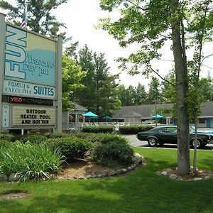 Traverse Bay Inn トラバーズ・シティ Exterior photo