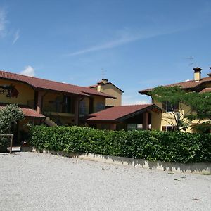 Medea Agriturismo Lis Rosisヴィラ Exterior photo