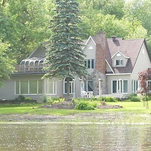 ホテル Aux Berges De L'Ile Garth Bois-des-Filion Exterior photo