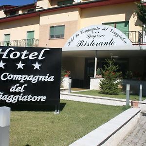 Hotel La Compagnia Del Viaggiatore ラクイラ Exterior photo