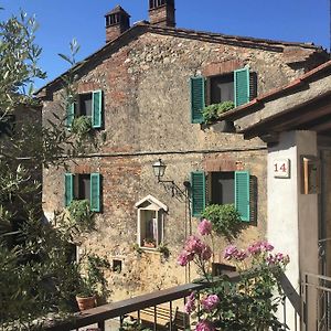 Casale di Pari Oca Giuliva Bed & Breakfast Exterior photo