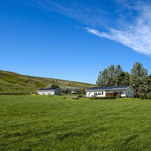 Vallakot Farm Guesthouse ラウガー Exterior photo