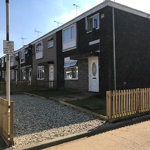 4 Bed House Next To Basildon Town Centreヴィラ Exterior photo