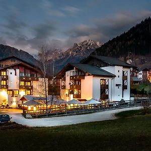 Hotel Castel Pietra フィエーラ・ディ・プリミエーロ Exterior photo