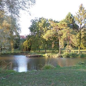 Vignoux-sous-les-Aix La Petite Noue Bed & Breakfast Exterior photo