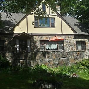 Maurrocks - A Pocono Mountains B&B マウント・ポコノ Exterior photo