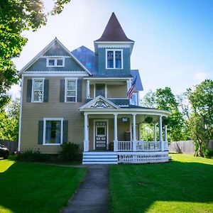 Burdett House Bed & Breakfast Bed & Breakfast Exterior photo