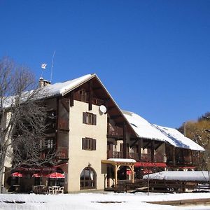 ホテル Le Guilazur Château-Ville-Vieille Exterior photo