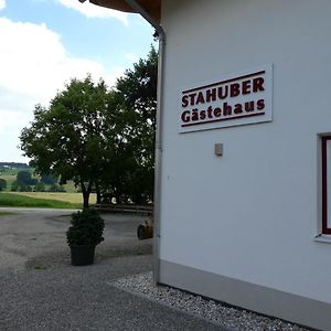 ホテル Gaestehaus Stahuber フェルトキルヒェン・ヴェスターハム Exterior photo