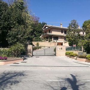 B&B La Casa Di Rita ポルト・サン・ジョルジョ Exterior photo