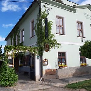 Penzion A Restaurace U Hajku Nové Dvory Exterior photo