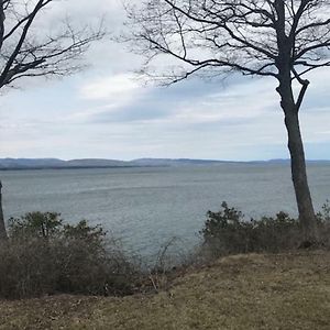 Lake Champlain Home Charlotte Exterior photo