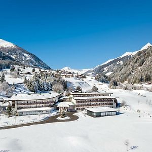 Defereggental Hotel & Resort Sankt Veit in Defereggen Exterior photo