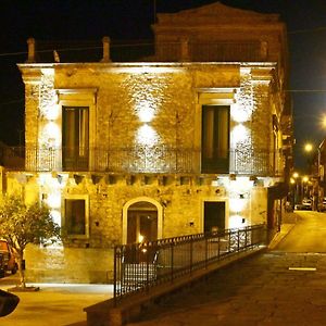 モンタルバーノ・エリコーナ Palazzo Restifa Bnb Bed & Breakfast Exterior photo