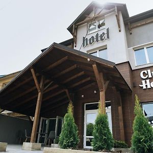 ホテル Clubhouse イヴァーノ＝フランキーウシク Exterior photo