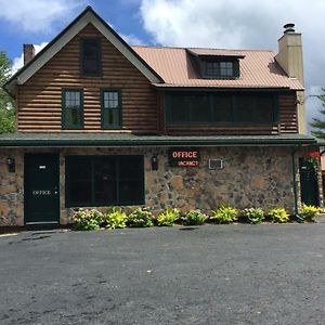 Pine Knoll Hotel Lakeside Lodge & Cabin オールドフォージ Exterior photo