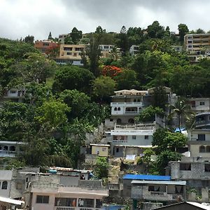 ホテル Tropical Bed & Breakfast Pétionville Exterior photo