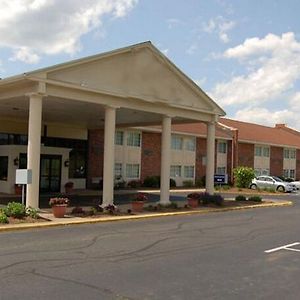 Clarion Inn Bradley Airport ウィンザー・ロックス Exterior photo