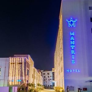 マントリス ホテル ヴィシャーカパトナム Exterior photo