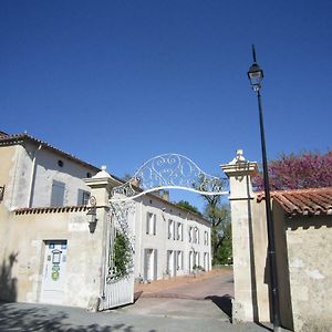 Puyravault  Le Clos De La Garenne Maison D'Hotes Bed & Breakfast Exterior photo