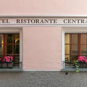 Hotel Centrale, Typically Swiss ポスキアボ Exterior photo