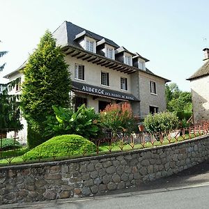 Saint-Cirgues-la-Loutre Auberge Des Ruines De Merle Bed & Breakfast Exterior photo