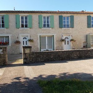 Saint-Fraigne Le Petit Bijou Bed & Breakfast Exterior photo