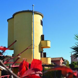 マッカレーゼ Il Silos Bed & Breakfast Exterior photo