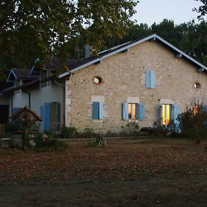 Angoumé Domaine Hias Bed & Breakfast Exterior photo