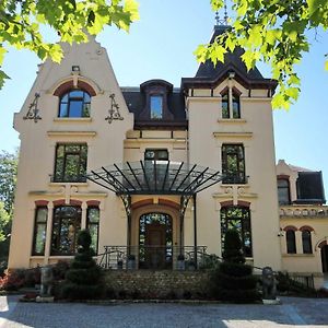 Caudry Le Manoir De La Mantille Bed & Breakfast Exterior photo