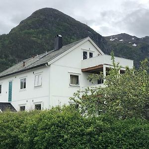 Andalsnes Gustehouseアパートメント Exterior photo