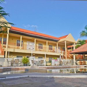 Hotel North Resort パラマリボ Exterior photo