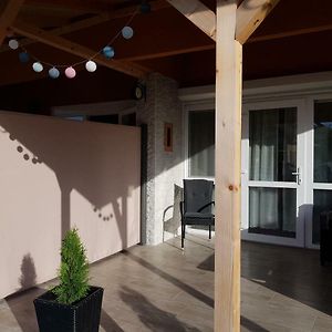 バラトンフェニヴェシュBalaton Relax Apartmanhouseアパートメント Exterior photo