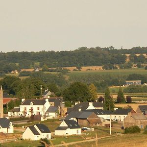 ホテル La Ferme De La Cavalerie Saint-Gonnery Exterior photo