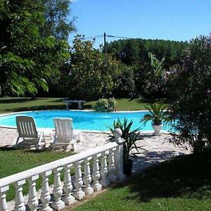 Saint-Nicolas-de-la-Grave Chambre D'Hotes Bleue Bed & Breakfast Exterior photo