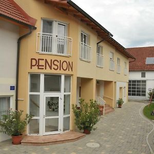 Pension Schlogl ルッツマンスブルク Exterior photo