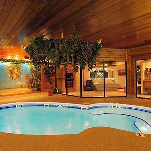 Sybaris Pool Suites - インディアナポリス Room photo