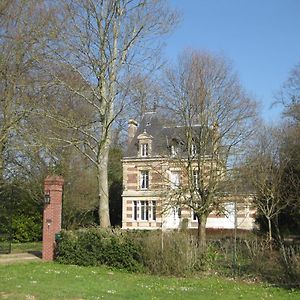 Méry-Corbon Chateau De Launay Bed & Breakfast Exterior photo