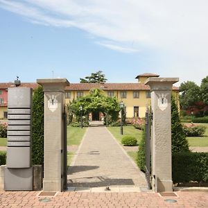 Bes Hotel Bergamo Cologno Al Serio Exterior photo