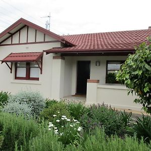 Mataro Cottage タナンダ Exterior photo