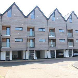 Modern **Pet Friendly** 3 Bed Beach View Town House Near Dover ,Canterbury ,Folkestone And ハイス Exterior photo