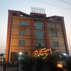 Amaya Hotels バレーリー Exterior photo