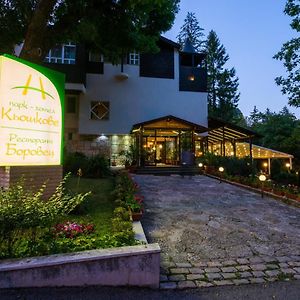 Family Park Hotel Kyoshkove シュメン Exterior photo