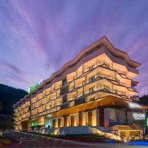 Holiday Inn Express Qiliping, An Ihg Hotel 峨眉山 Exterior photo