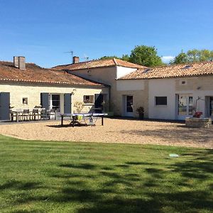 Vérines La Fompatoise Bed & Breakfast Exterior photo