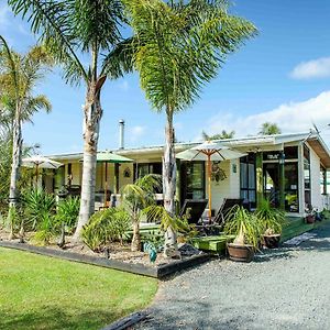 Peacock Lodge In Ngunguru Exterior photo