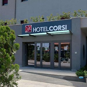 Hotel Corsi - フィウミチーノ Exterior photo