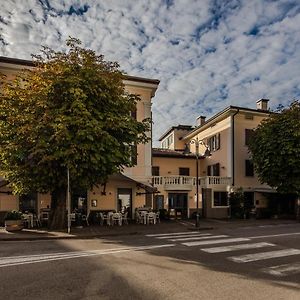 Albergo Caffe Centrale メッツォコローナ Exterior photo