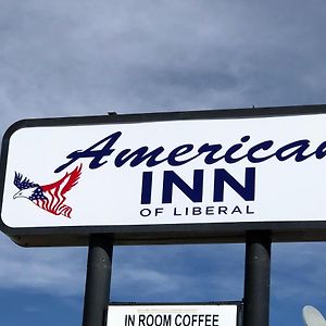 American Inn Of リベラル Exterior photo